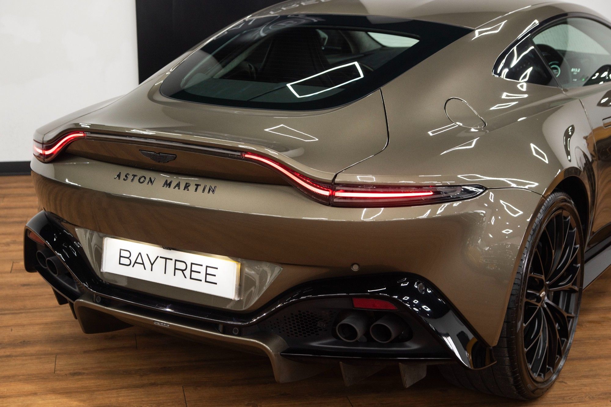 USED 2022 71 ASTON MARTIN VANTAGE 4.0 V8 Coupe 2dr  