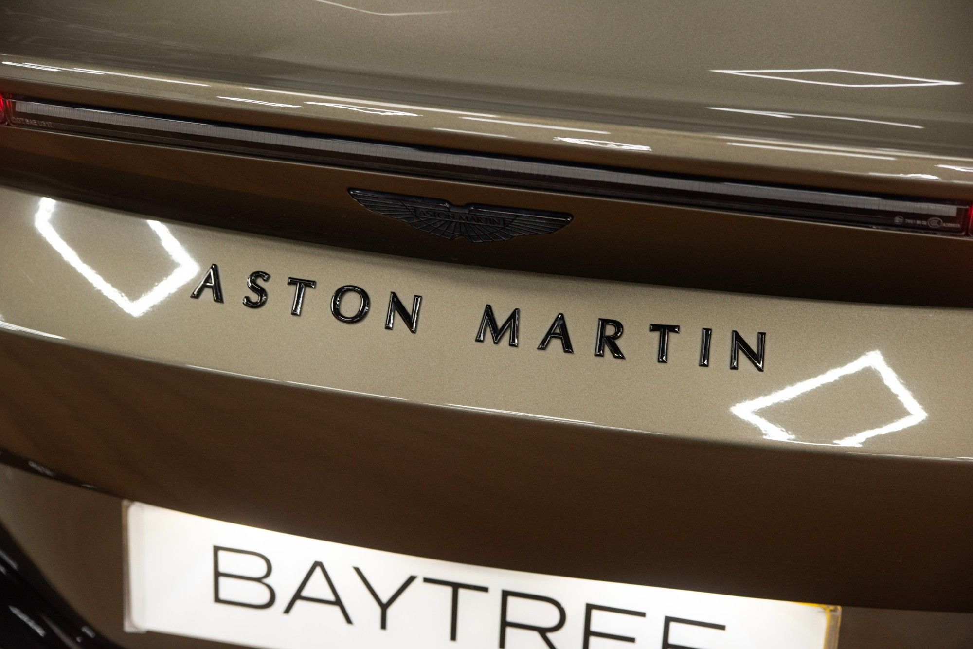 USED 2022 71 ASTON MARTIN VANTAGE 4.0 V8 Coupe 2dr  