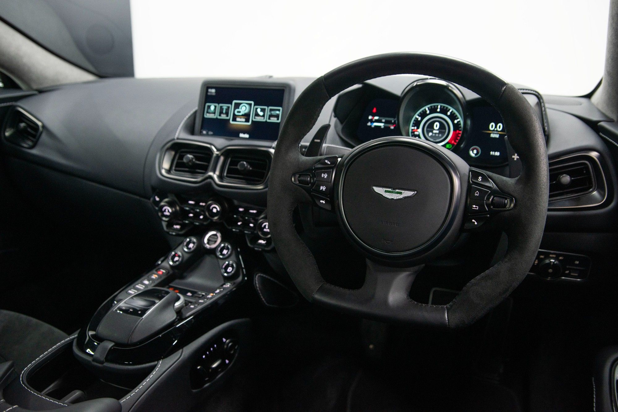 USED 2022 71 ASTON MARTIN VANTAGE 4.0 V8 Coupe 2dr  