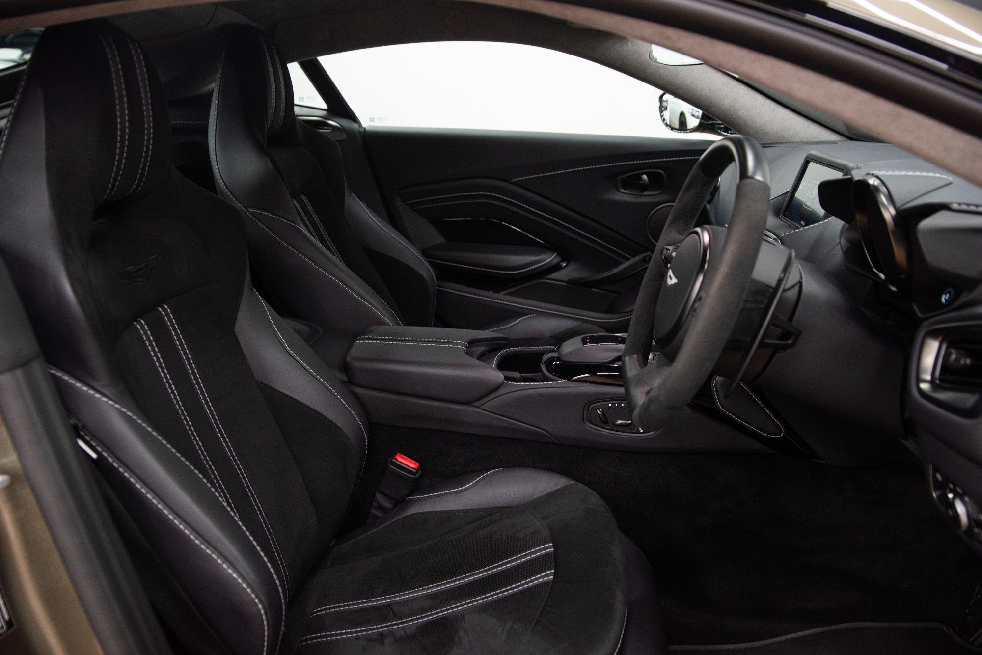 USED 2022 71 ASTON MARTIN VANTAGE 4.0 V8 Coupe 2dr  