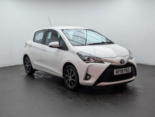 USED 2019 19 TOYOTA YARIS 1.5 VVT-i Icon Tech Hatchback 5dr Petrol CVT Euro 6 (111 ps) PARKING CAMERA+BLUETOOTH CLICK & COLLECT/ HOME DELIVERY