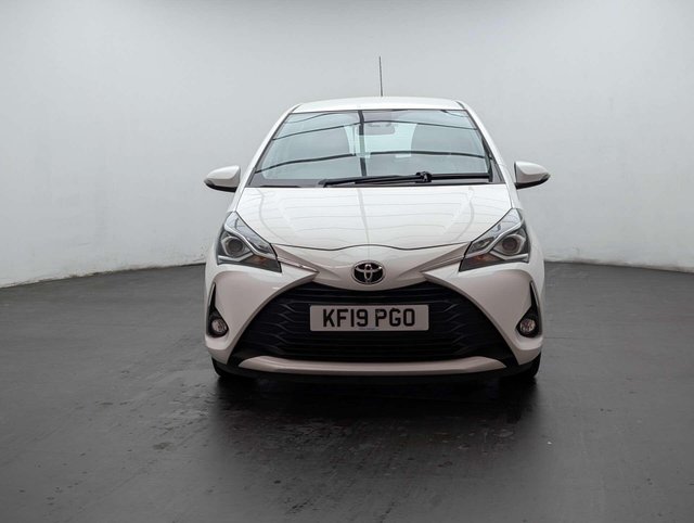 USED 2019 19 TOYOTA YARIS 1.5 VVT-i Icon Tech Hatchback 5dr Petrol CVT Euro 6 (111 ps) PARKING CAMERA+BLUETOOTH CLICK & COLLECT/ HOME DELIVERY