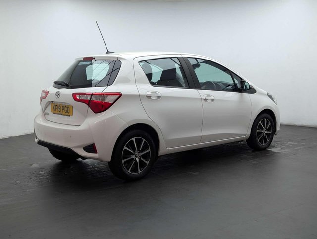 USED 2019 19 TOYOTA YARIS 1.5 VVT-i Icon Tech Hatchback 5dr Petrol CVT Euro 6 (111 ps) PARKING CAMERA+BLUETOOTH CLICK & COLLECT/ HOME DELIVERY