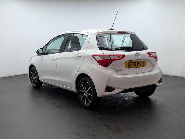 USED 2019 19 TOYOTA YARIS 1.5 VVT-i Icon Tech Hatchback 5dr Petrol CVT Euro 6 (111 ps) PARKING CAMERA+BLUETOOTH CLICK & COLLECT/ HOME DELIVERY