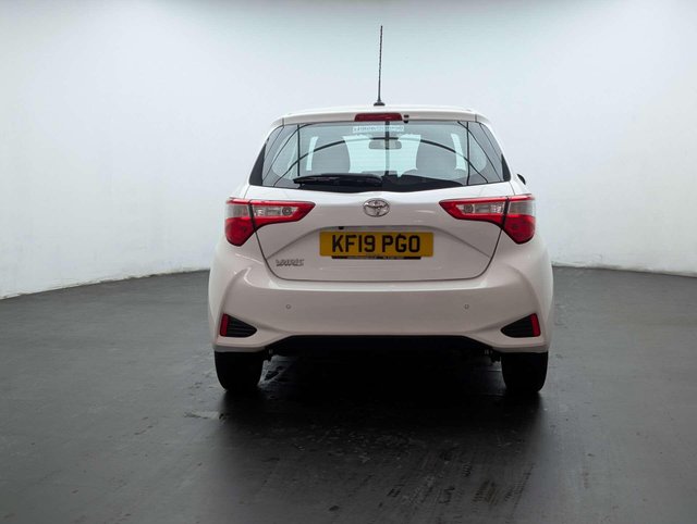 USED 2019 19 TOYOTA YARIS 1.5 VVT-i Icon Tech Hatchback 5dr Petrol CVT Euro 6 (111 ps) PARKING CAMERA+BLUETOOTH CLICK & COLLECT/ HOME DELIVERY
