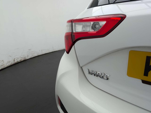 USED 2019 19 TOYOTA YARIS 1.5 VVT-i Icon Tech Hatchback 5dr Petrol CVT Euro 6 (111 ps) PARKING CAMERA+BLUETOOTH CLICK & COLLECT/ HOME DELIVERY