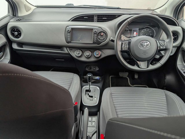 USED 2019 19 TOYOTA YARIS 1.5 VVT-i Icon Tech Hatchback 5dr Petrol CVT Euro 6 (111 ps) PARKING CAMERA+BLUETOOTH CLICK & COLLECT/ HOME DELIVERY