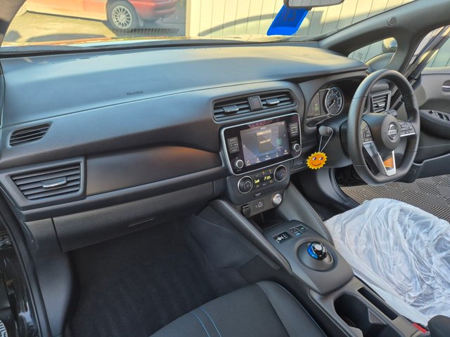 2021 NISSAN LEAF - Photo 9