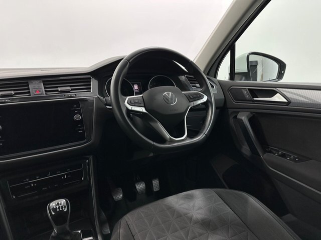 2022 Volkswagen Tiguan - Photo 11