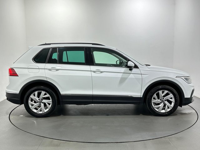 2022 Volkswagen Tiguan - Photo 9