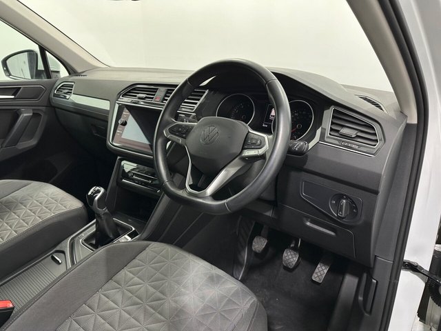 2022 Volkswagen Tiguan - Photo 10