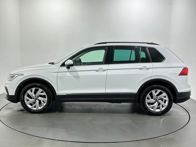 2022 Volkswagen Tiguan - Photo 5