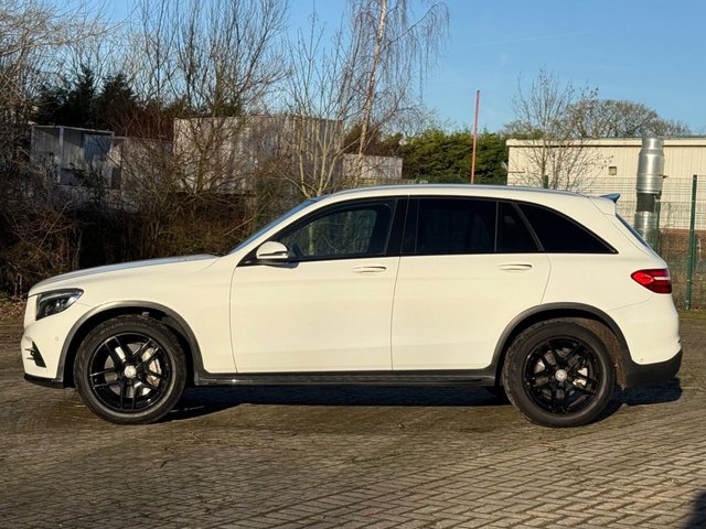 2015 Mercedes-Benz Glc 2.1L Amg Line 5dr - Photo 2