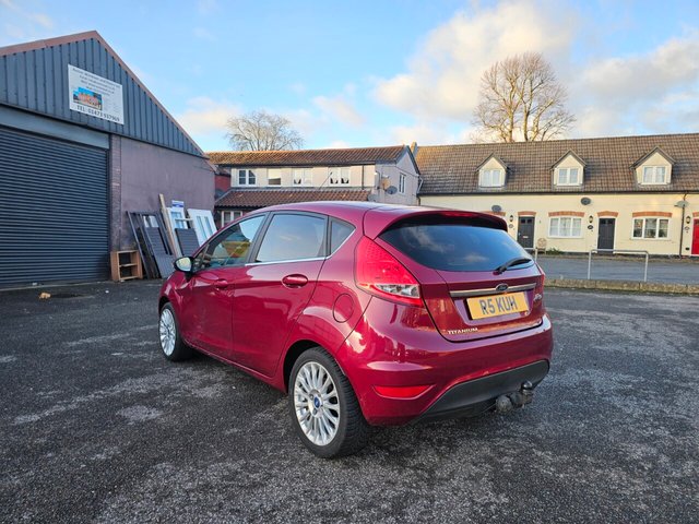 2010 Ford Fiesta 1.4L Titanium 5dr - Photo 6