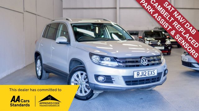 2012 VOLKSWAGEN TIGUAN 2.0 TDI BlueMotion Tech SE SUV 5dr Diesel DSG 4WD Euro 5 (s/s) (140 ps) Year photo