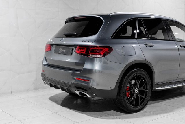 2022 Mercedes-Benz Glc 2L Amg Line 5dr - Photo 4