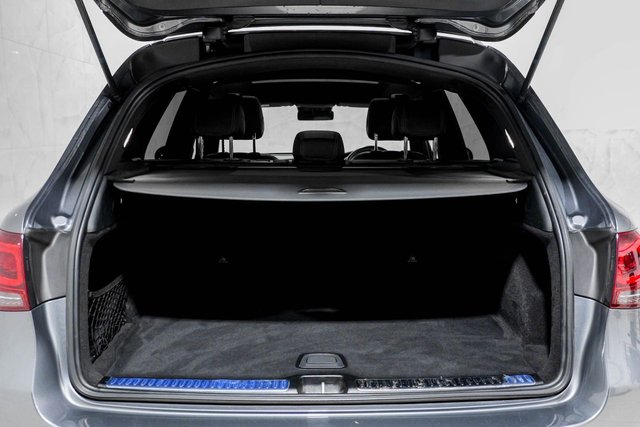 2022 Mercedes-Benz Glc 2L Amg Line 5dr - Photo 8