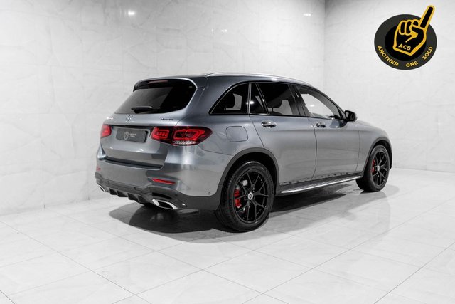 2022 Mercedes-Benz Glc 2L Amg Line 5dr - Photo 2
