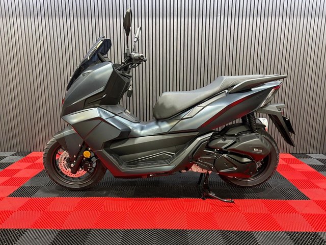 View our LEXMOTO D2