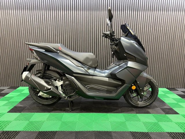 View our LEXMOTO D2