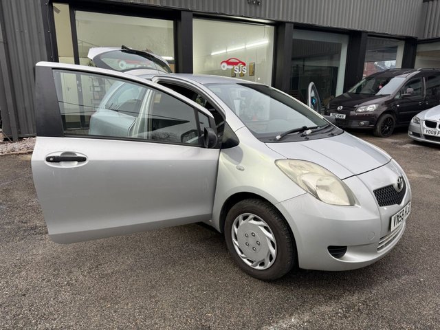 2008 TOYOTA YARIS 1.0 VVT-i T2 Hatchback 3dr Petrol Manual (127 g/km, 67 bhp) - Photo 11