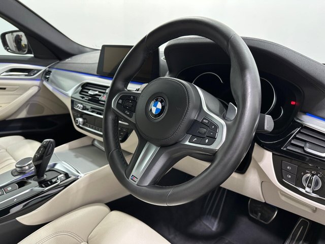 2018 BMW 5 Series - Photo 10