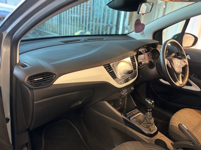 2021 Vauxhall Crossland X 1.2L SRI Nav 5dr - Photo 2