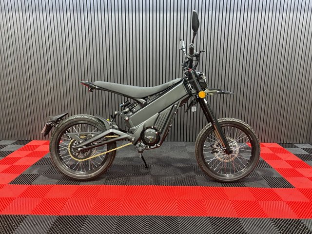 View our TALARIA X3 PRO ROAD LEGAL