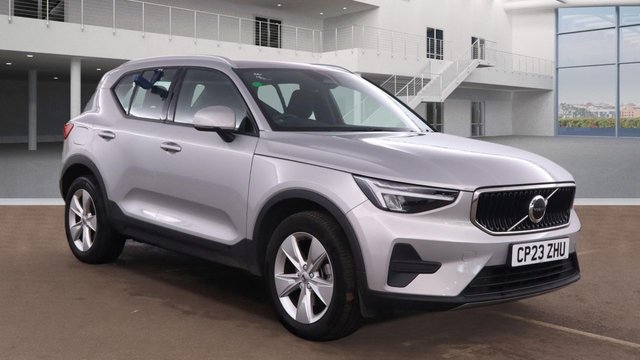 2023 VOLVO XC40