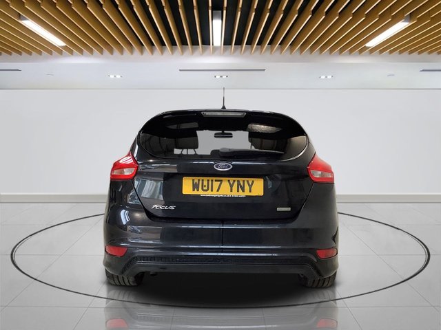 2017 Ford Focus - Photo 7