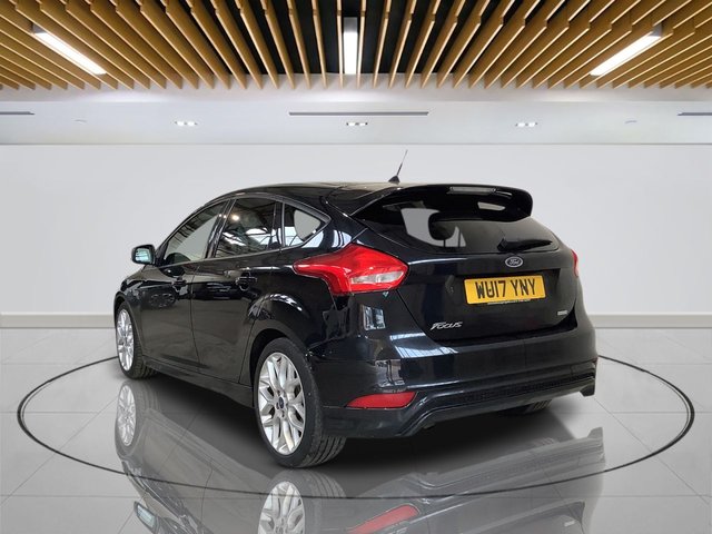 2017 Ford Focus - Photo 6