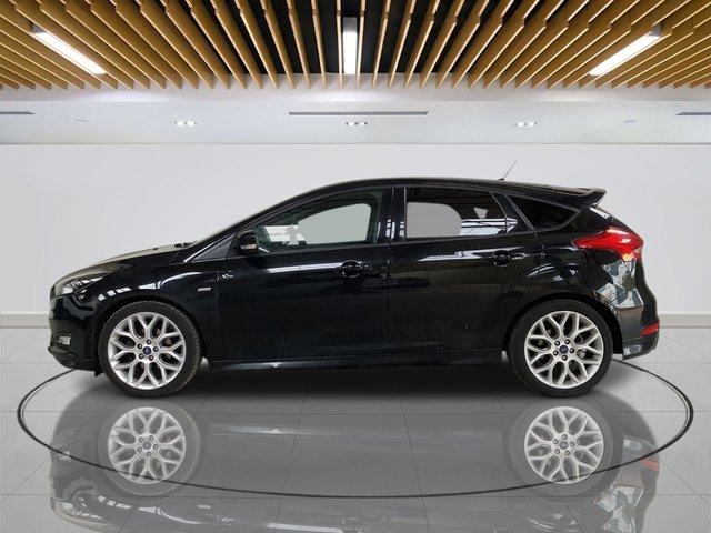 2017 Ford Focus - Photo 5