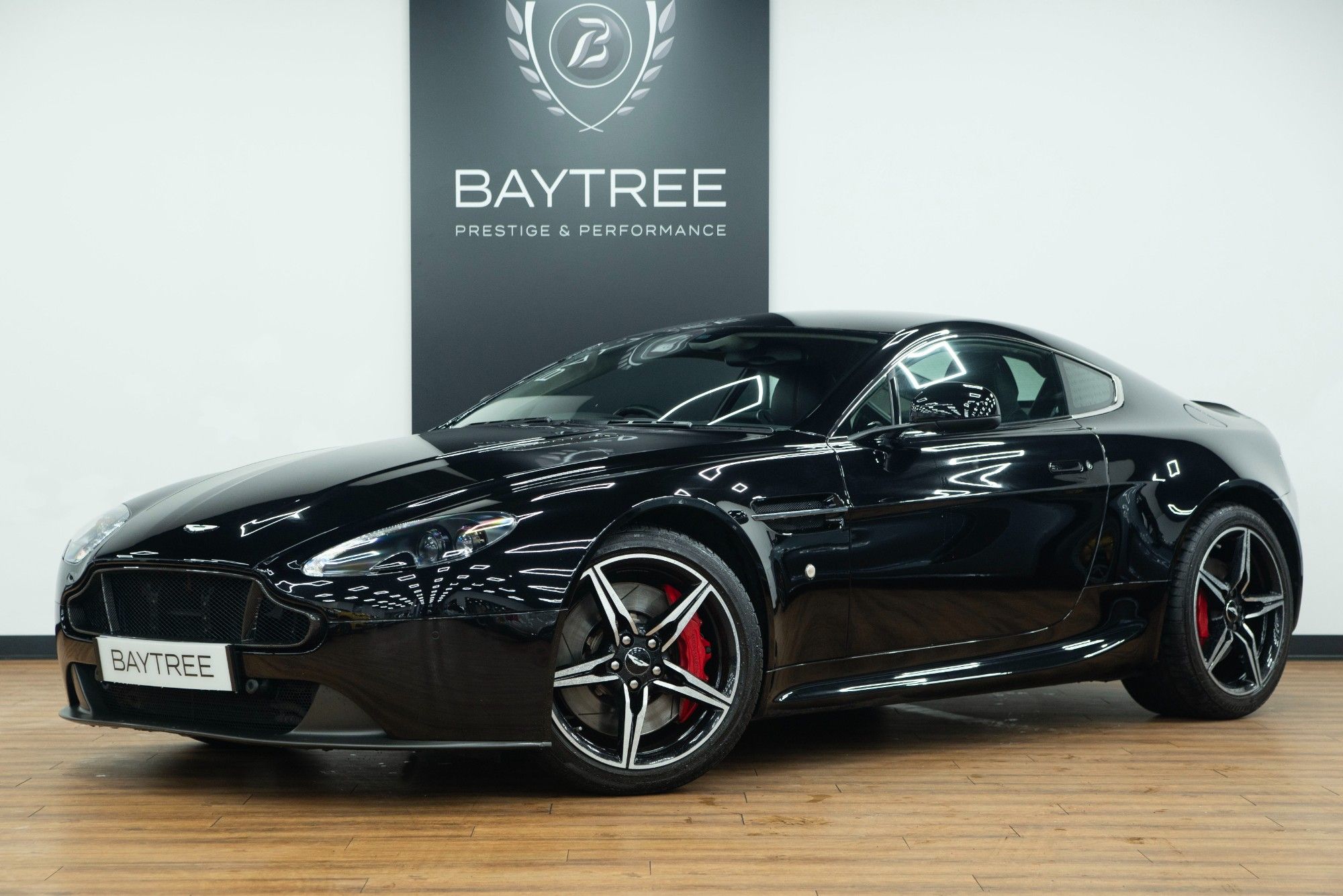 USED 2015 65 ASTON MARTIN VANTAGE 4.7 V8 Coupe 2dr Petrol Manual 