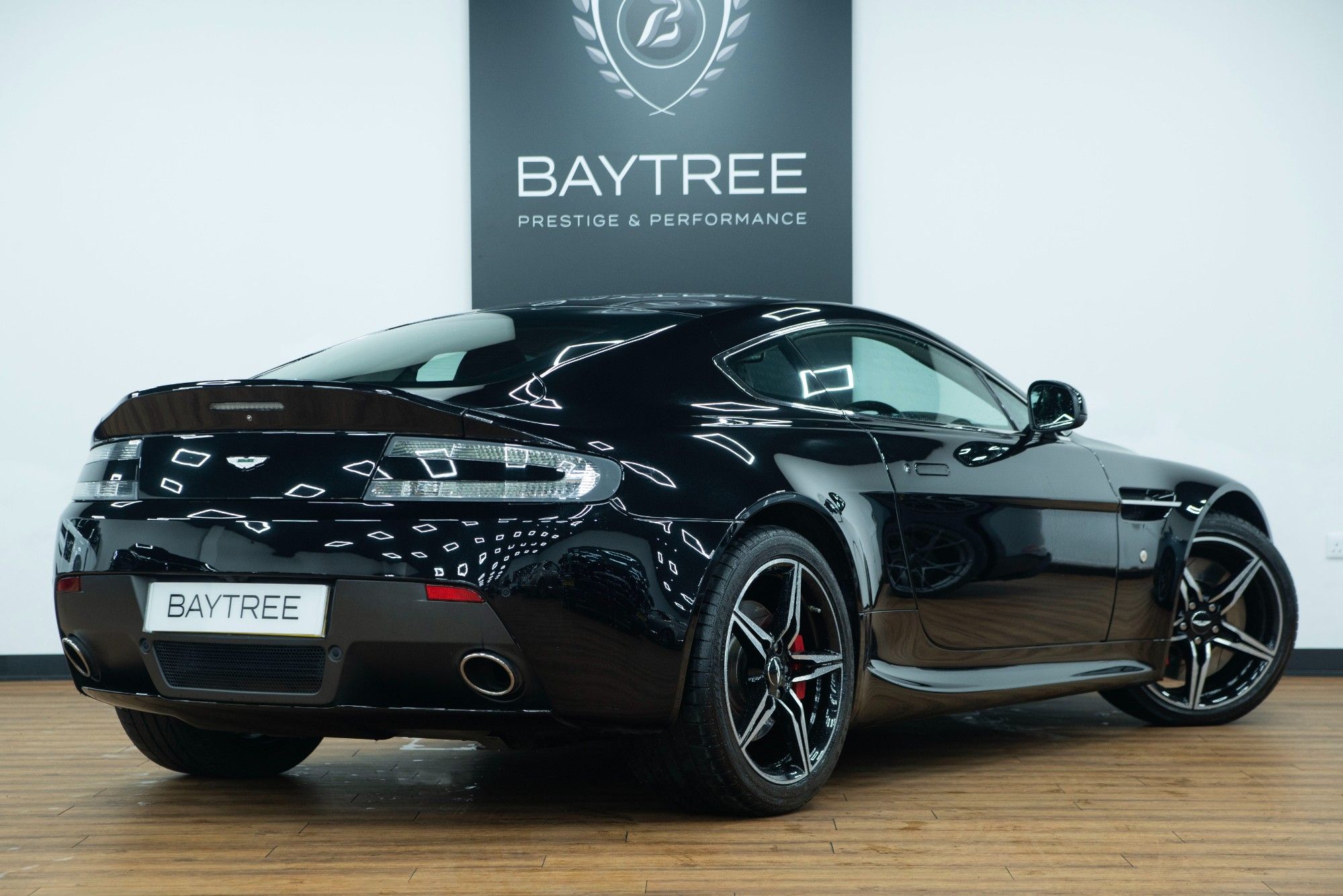 USED 2015 65 ASTON MARTIN VANTAGE 4.7 V8 Coupe 2dr Petrol Manual 