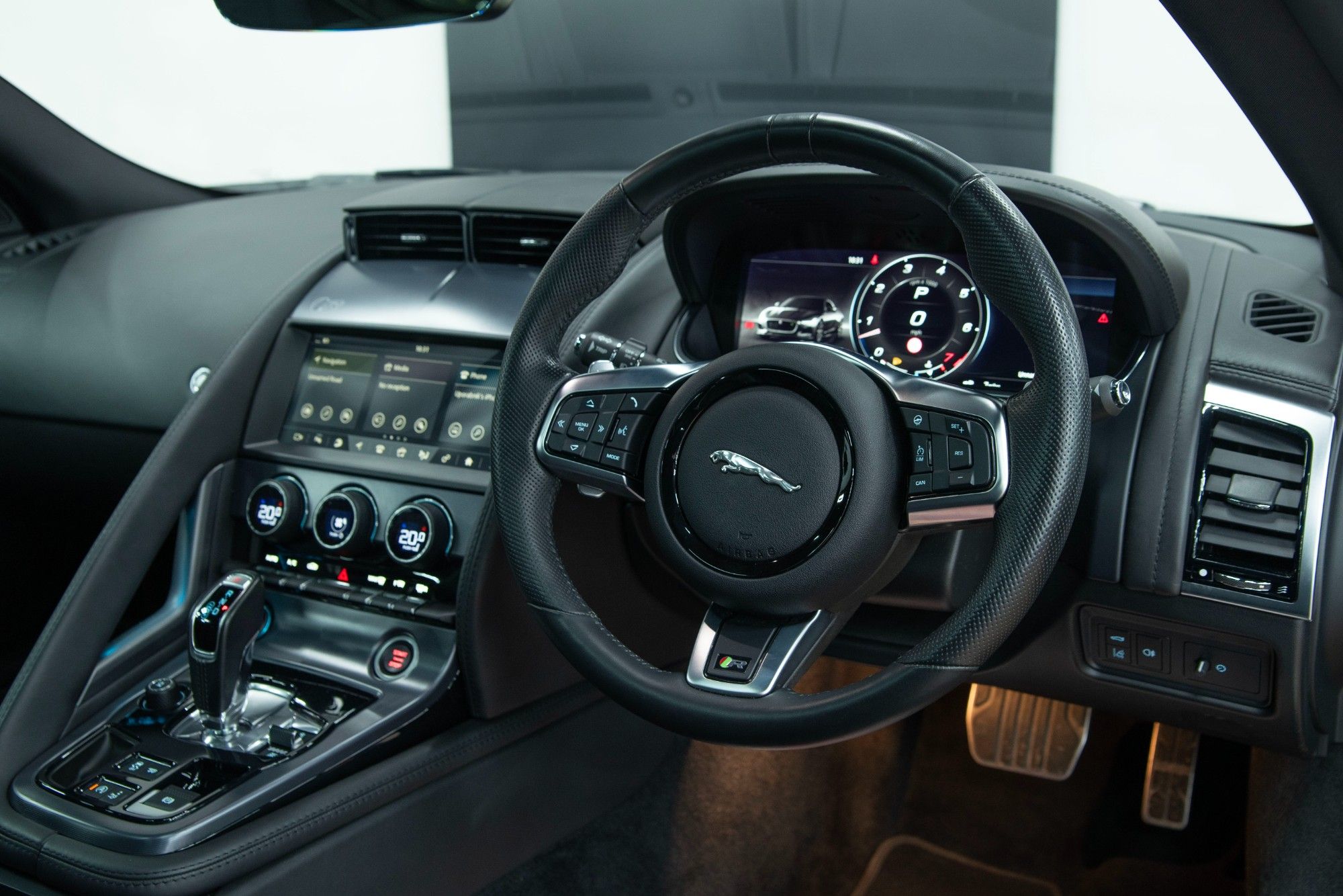 USED 2022 72 JAGUAR F-TYPE 5.0 V8 R Coupe  