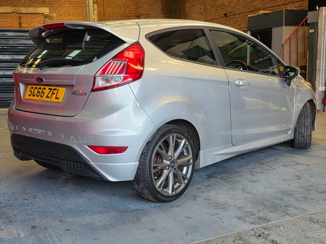 2017 FORD FIESTA - Photo 4