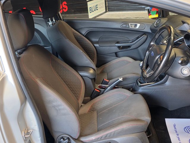 2017 FORD FIESTA - Photo 12