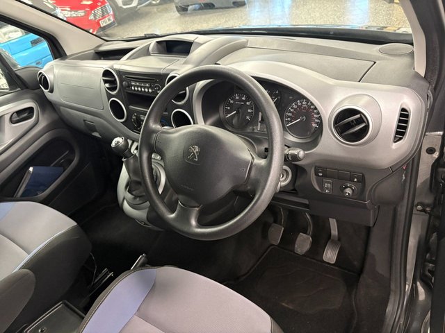 2016 PEUGEOT PARTNER TEPEE - Photo 2