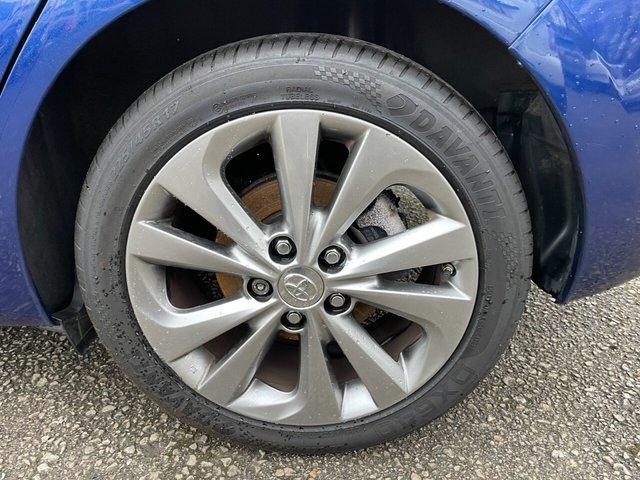 2017 Toyota Auris 1.6L Excel 5dr - Photo 12