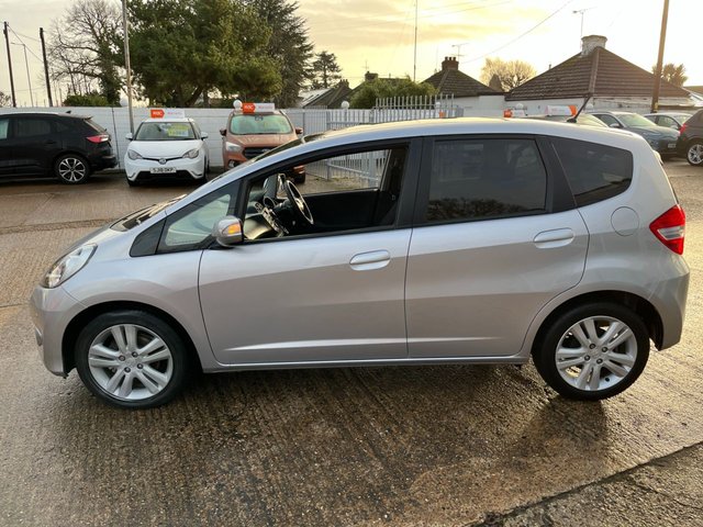 2014 HONDA JAZZ 1.4 i-VTEC EX Hatchback 5dr Petrol CVT Euro 5 (99 ps) - Photo 4