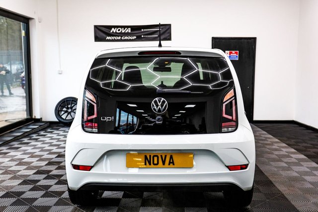 2021 Volkswagen Up! - Photo 11