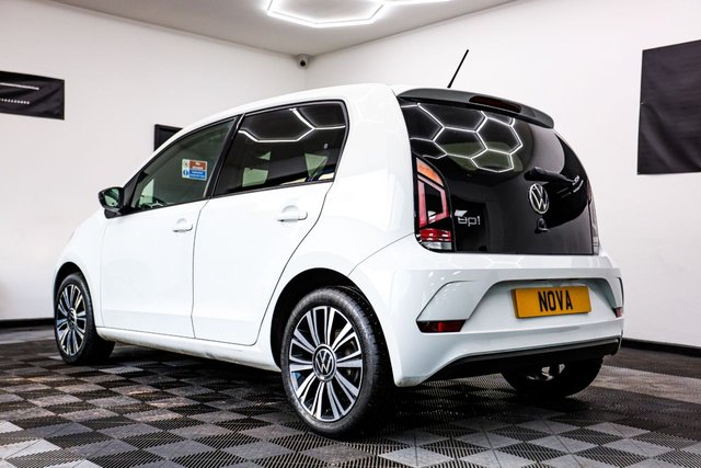 2021 Volkswagen Up! - Photo 12