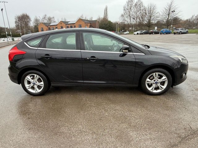 2011 Ford Focus 1.6L Zetec 5dr - Photo 4