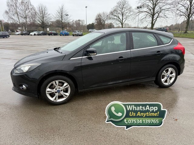 2011 Ford Focus 1.6L Zetec 5dr - Photo 2
