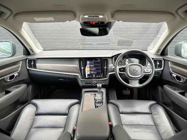 2019 VOLVO V90 Cross Country - Photo 2