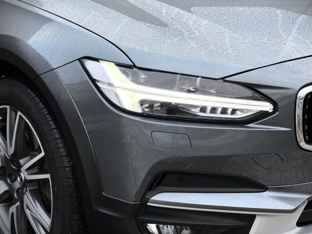 2019 VOLVO V90 Cross Country - Photo 5