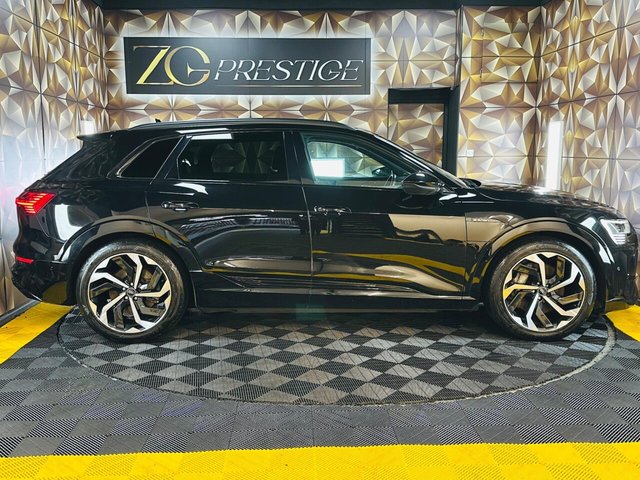 2022 AUDI E-TRON 50 Black Edition Auto quattro 5dr 71.2kWh (11kW Charger) - Photo 9