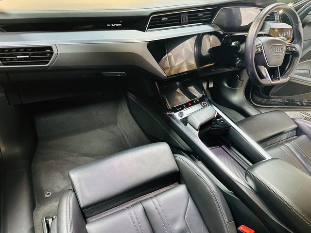 2022 AUDI E-TRON 50 Black Edition Auto quattro 5dr 71.2kWh (11kW Charger) - Photo 6