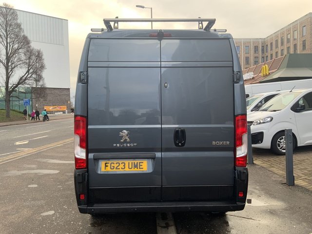 2023 Peugeot Boxer 2.2L Professional Premium + 5dr - Photo 5