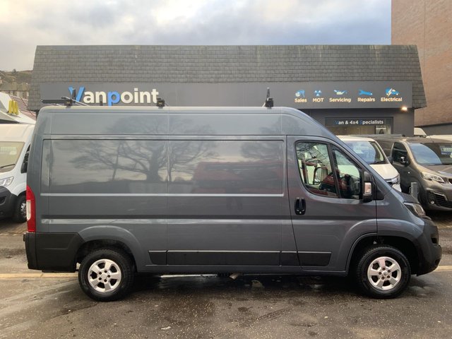 2023 Peugeot Boxer 2.2L Professional Premium + 5dr - Photo 8